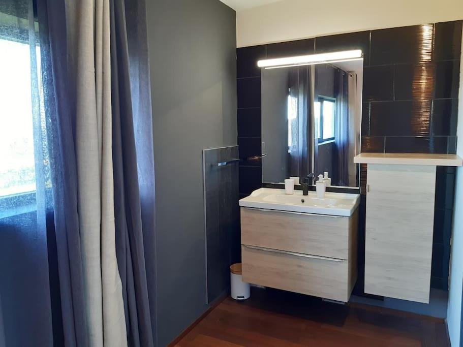Logement 80 M2 Avec Terrasses Entre Les Deux Abers Landeda Exterior photo